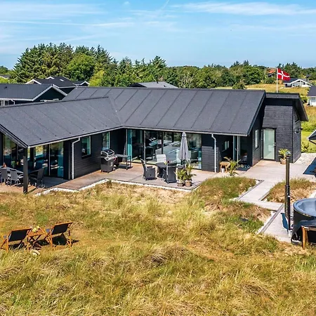 9 Person In Hirtshals